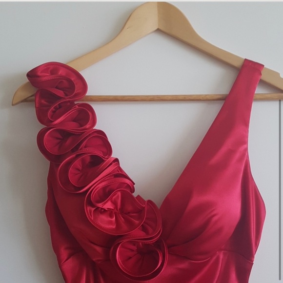 Xscape Mermaid Style Satin Gown - Picture 2 of 6